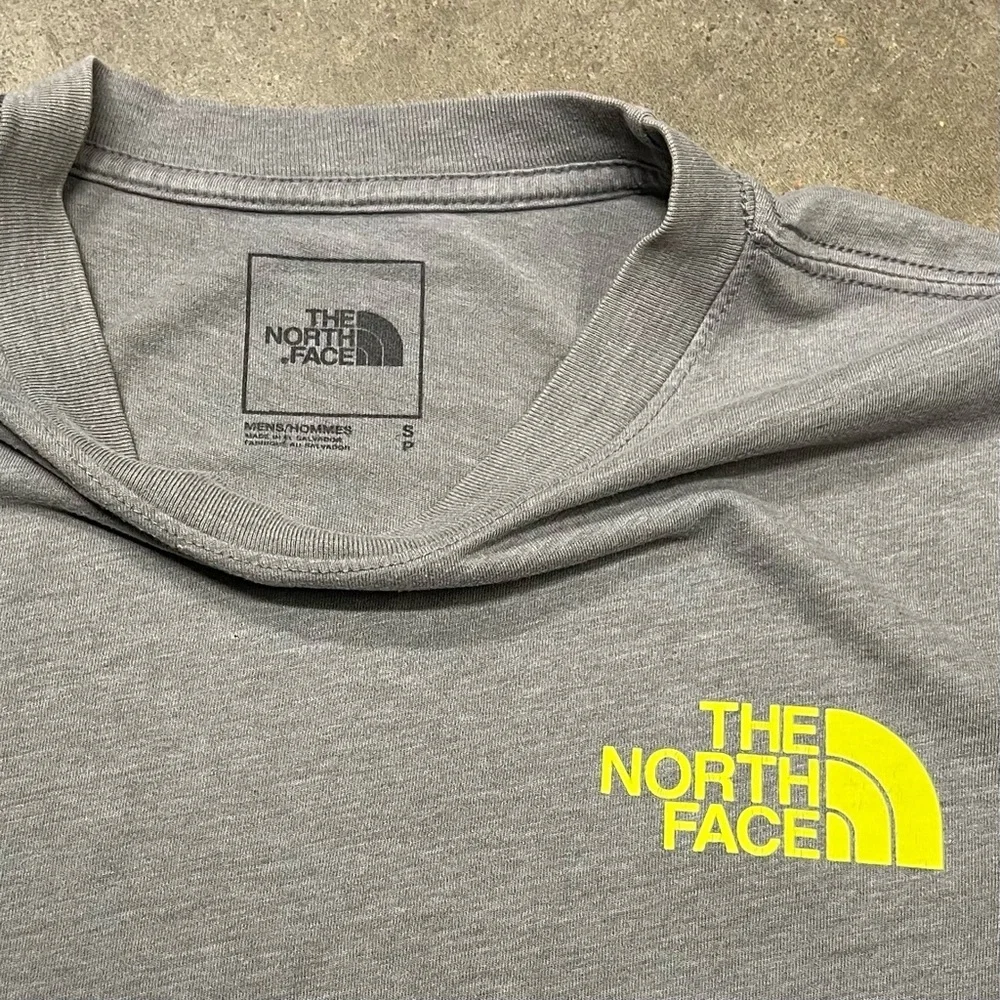 The North Face Gray Graphic Crew Neck Long Sleeve Shirt